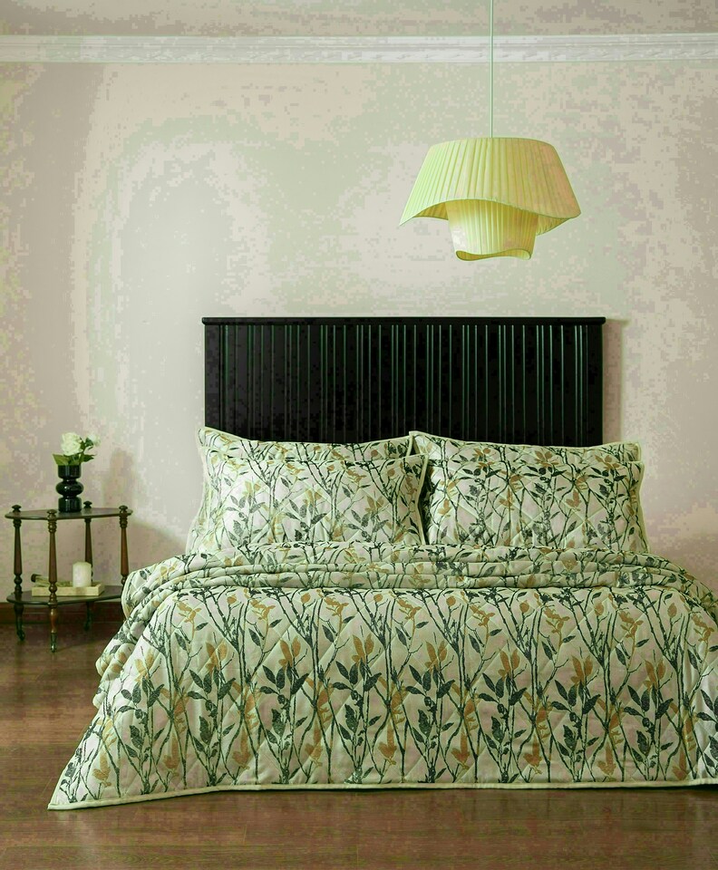 image 1 of Intimates Wilder Luxury Jacquard Floral Quilted Bedspread Set | Purple | Lilac | Double