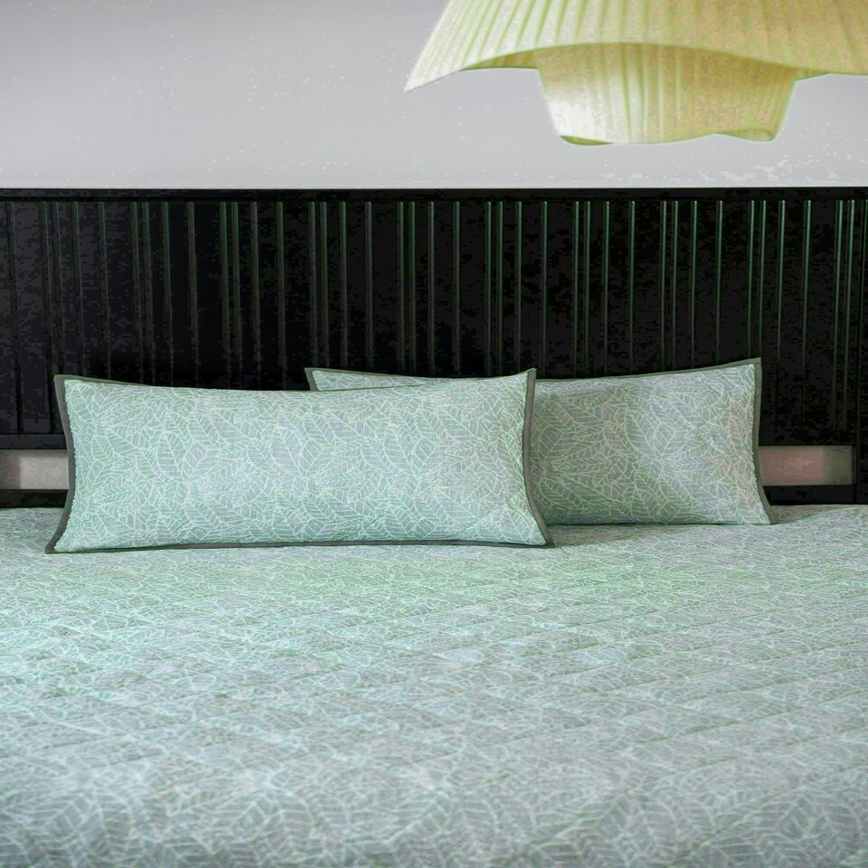 image 1 of Intimates Ayda Luxury Jaquard Floral Quilted Bedspread Set Multi | Multi | Single