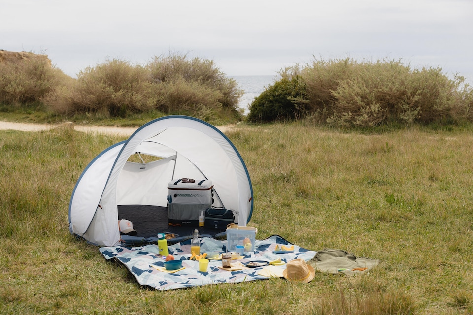 image 1 of Decathlon 2-person pop-up camping and beach shelter - 2 seconds 2P Fresh