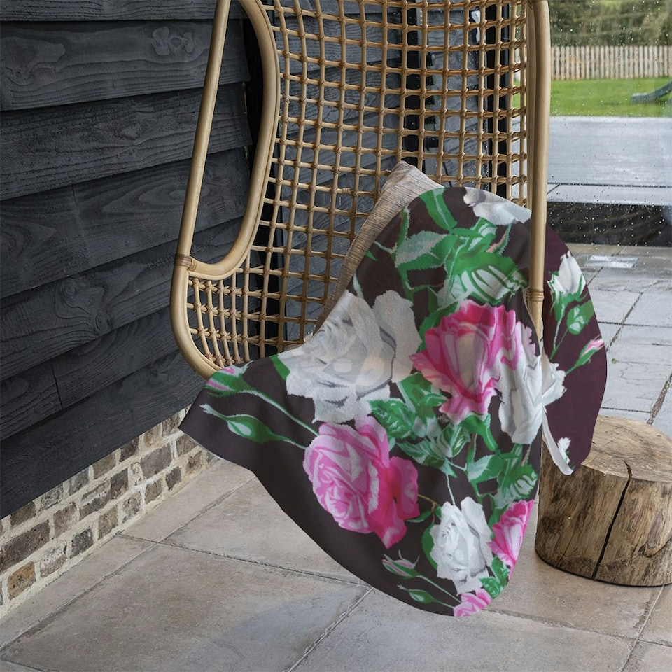 image 1 of pattern of Pink and White Flowers (Blanket)