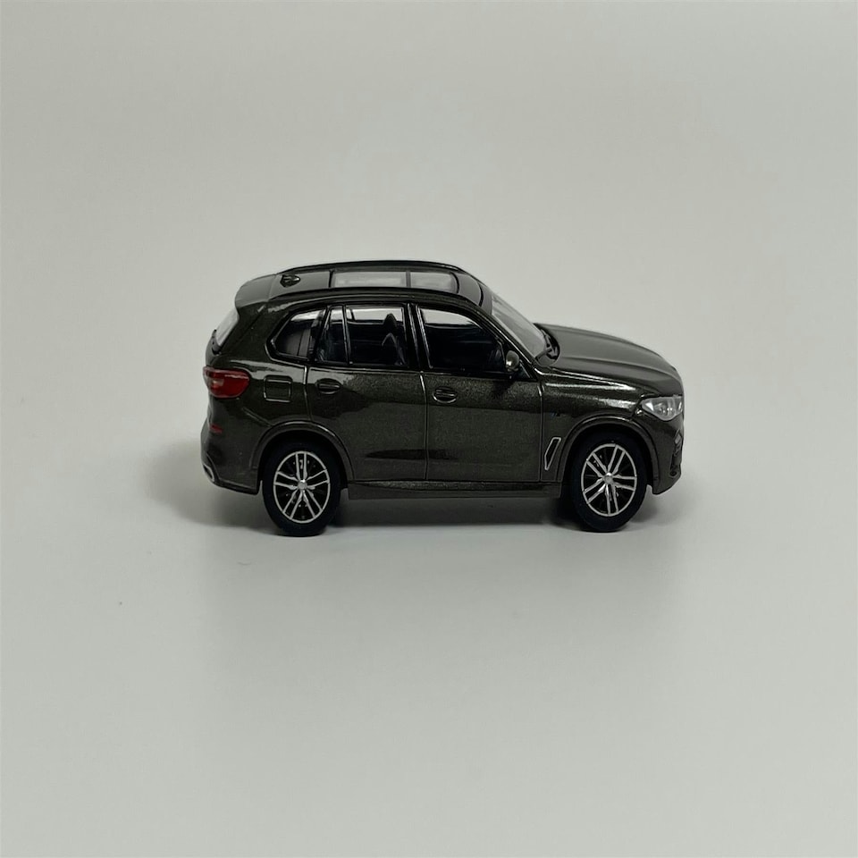 image 1 of BMW X5 2019 Beige Metallic 1:87 Scale Minichamps 870029200