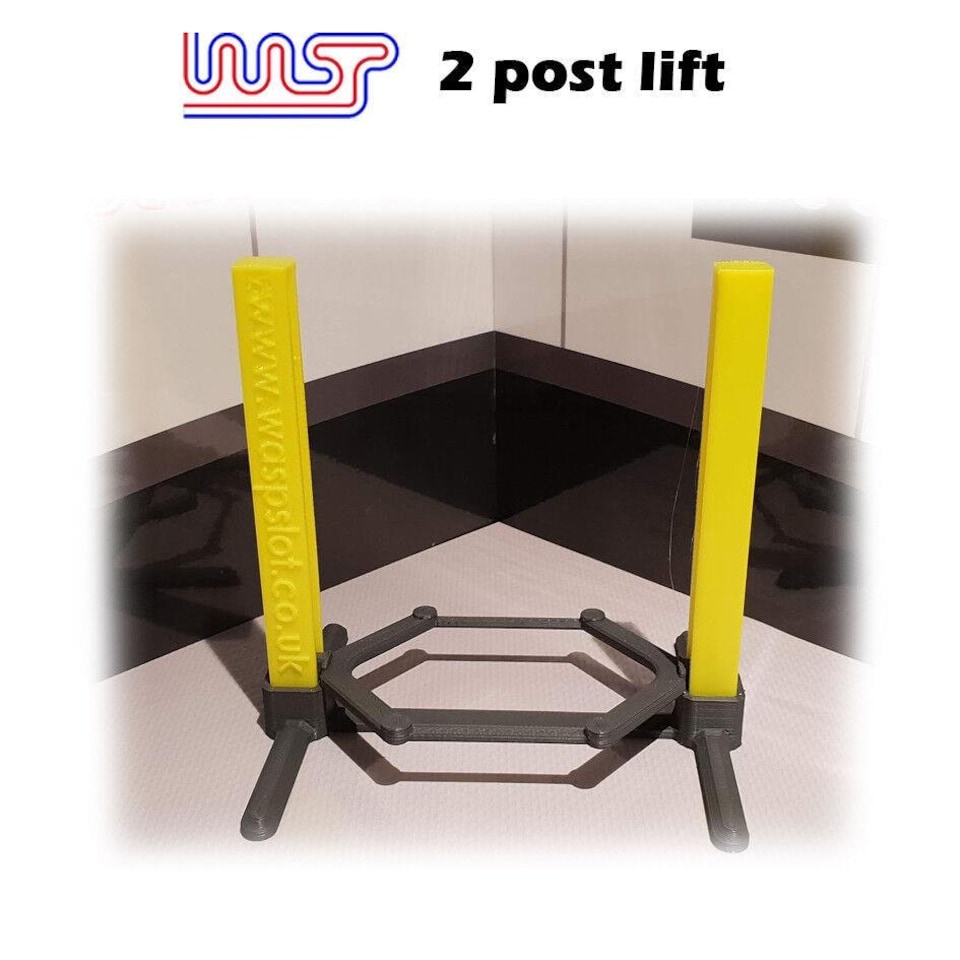 image 1 of Slot Car Garage Pit Scenery Post Lift Yellow 1:32 Scale Slot Car Track Scenery Wasp