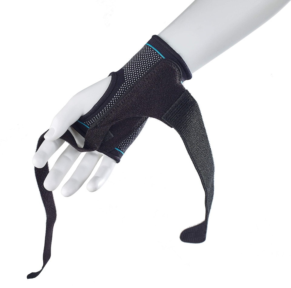 image 1 of Ultimate Performance Advanced Ultimate Compression Wrist Support With Splint, X-Large