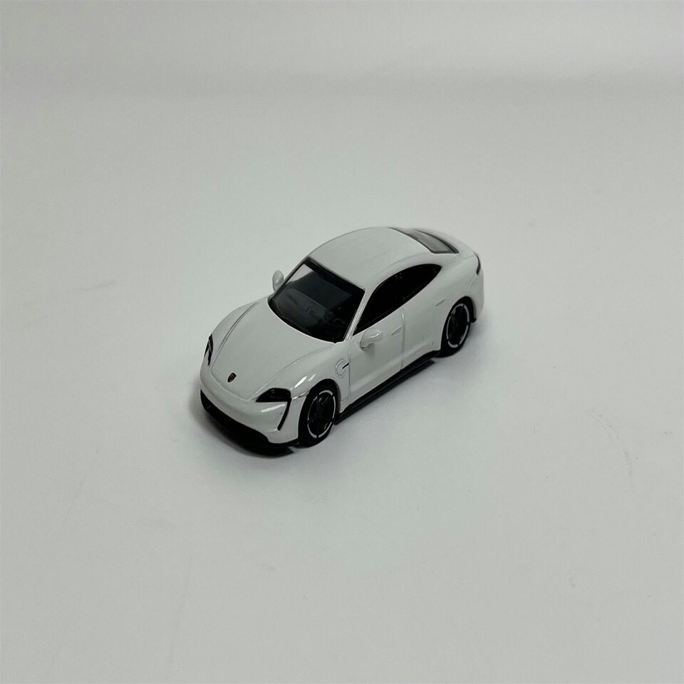 image 1 of Porsche Taycan Turbo S 2019 White Metallic 1:87 Minichamps 870068400