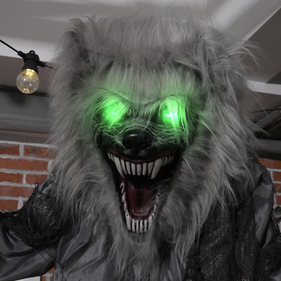 image 1 of HOMCOM 210cm 83 Skeleton Werewolf Outdoor Halloween Decoration, Halloween Animatronic with Sound Activated, Light Up Eyes, Sound Effects, Animated Prop for Haunted House
