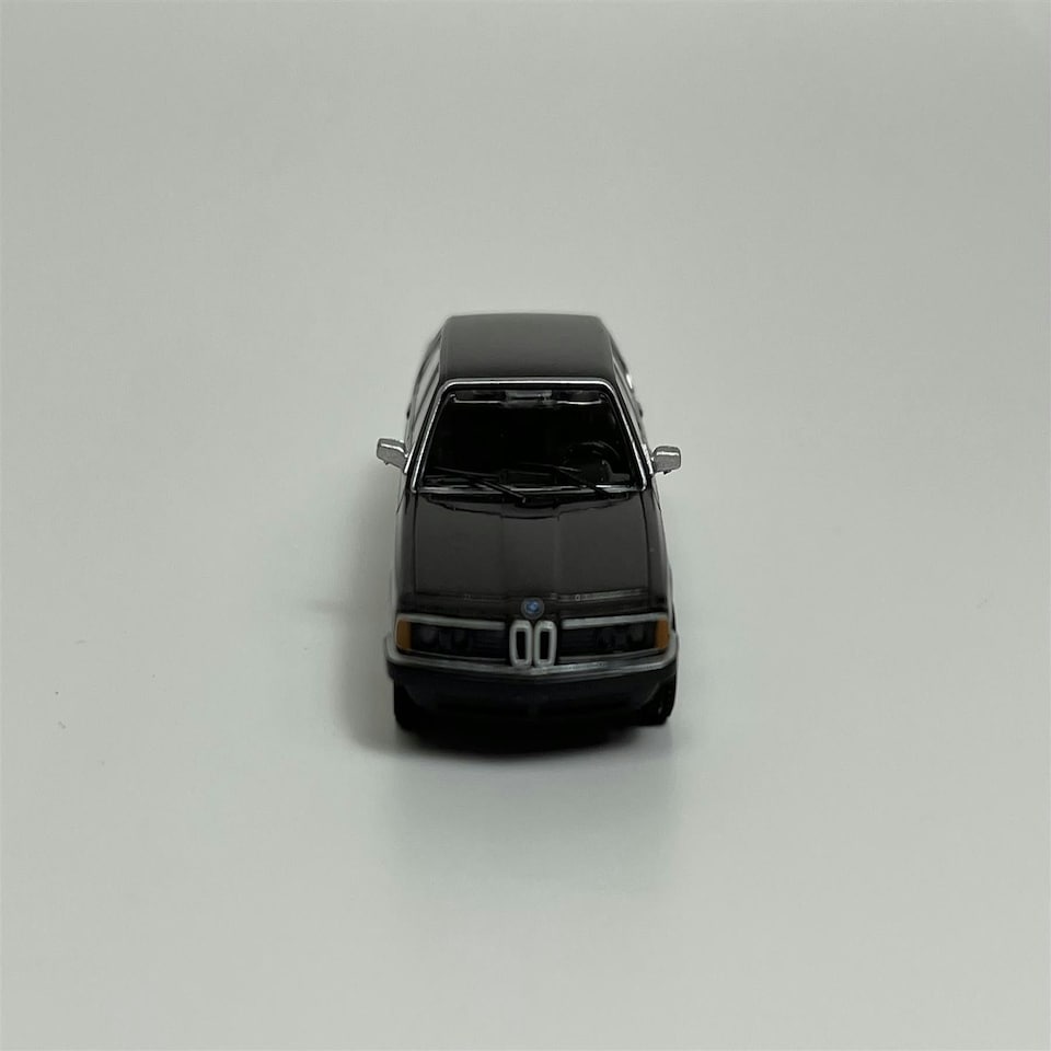 image 1 of BMW 7 Series 1977 Brown Metallic 1:87 Scale Minichamps 870020404