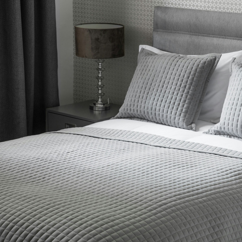 image 1 of Belledorm Crompton Quilted Throw - Grey - One Size