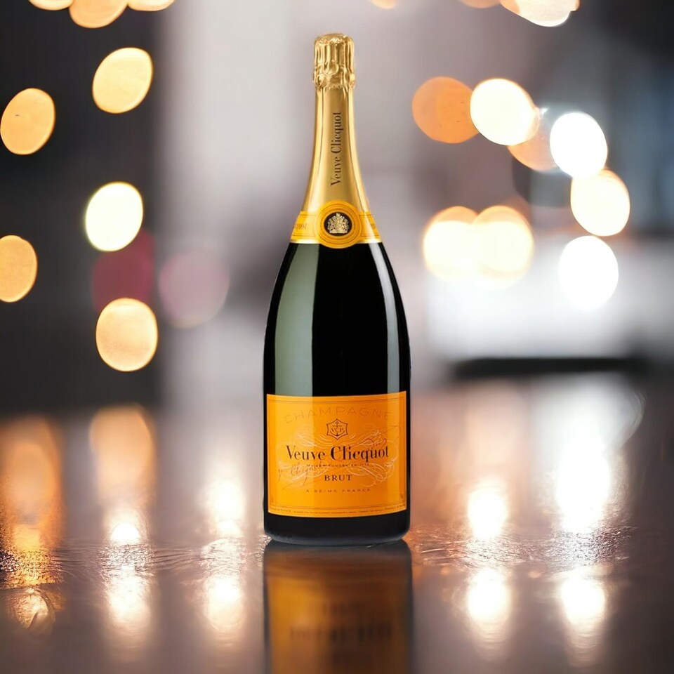 image 1 of Veuve Clicquot Brut NV Champagne Yellow Label Magnum 150cl