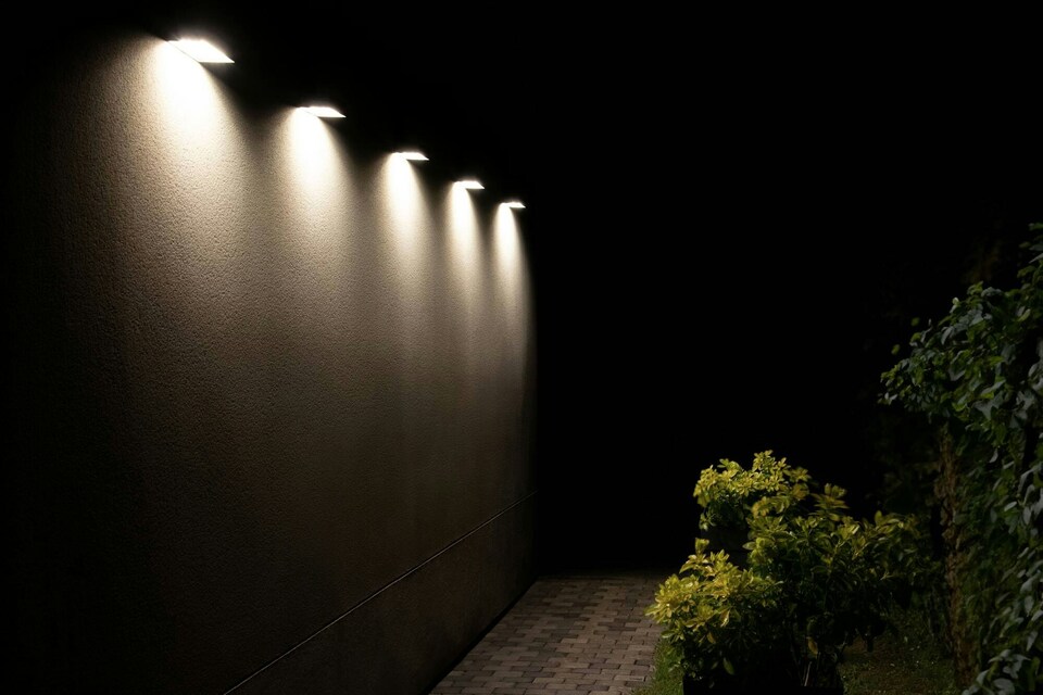 image 1 of Osram ENDURA Style Bricklume Solar Wall Light 6W 850lm | Black