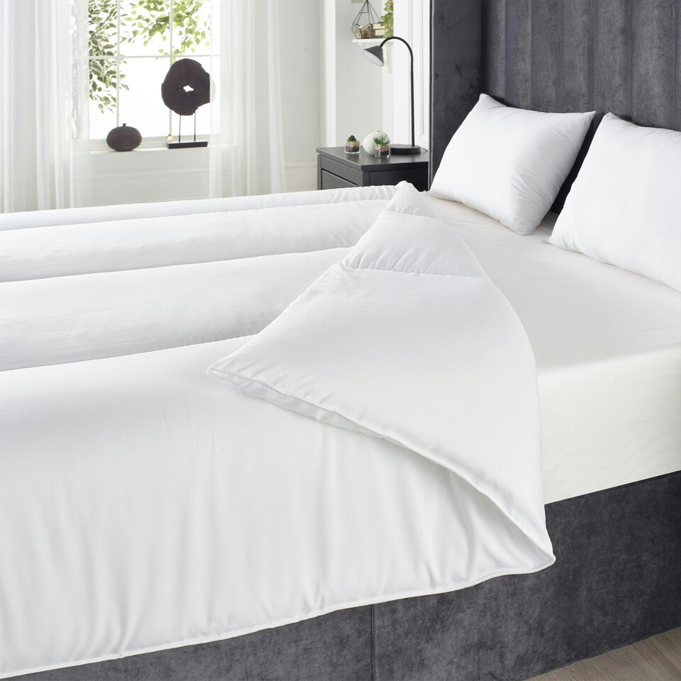 image 1 of OHS Anti-Allergy Soft Filled 13.5 Tog Quilted Duvet, Super King White