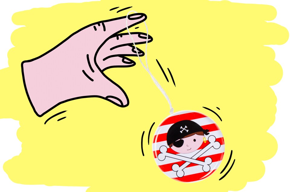 image 1 of Pack of 12 Metal Yo-Yo Pirate Theme Return Tops