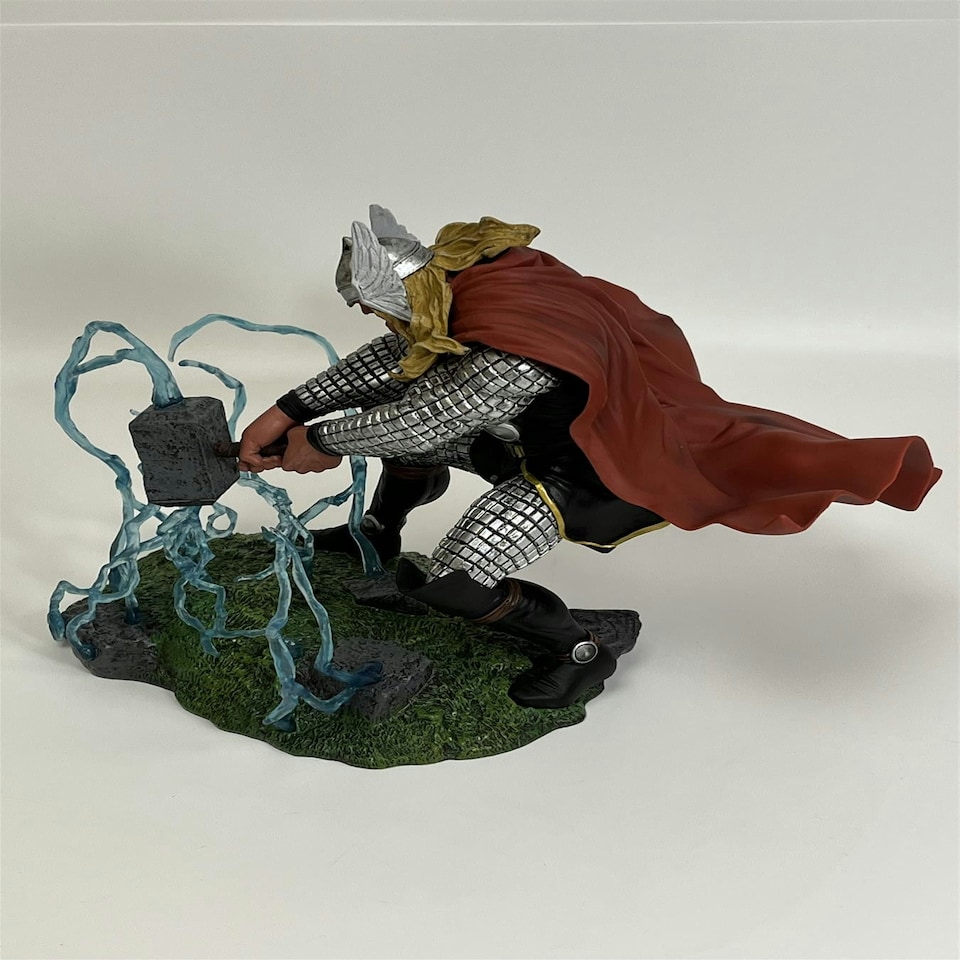 image 1 of The Mighty Thor 8 Inch Scale Gallery Diorama Diamond Select NOV182284