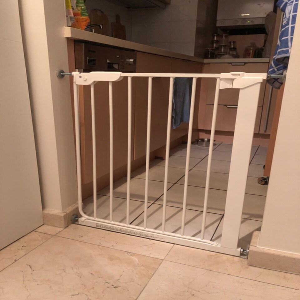 image 1 of Safetots Super Narrow Baby Gate, 60.5cm - 66.5cm, White, Child Safety Barrier, Pressure Fit Stair Gate | White | 1