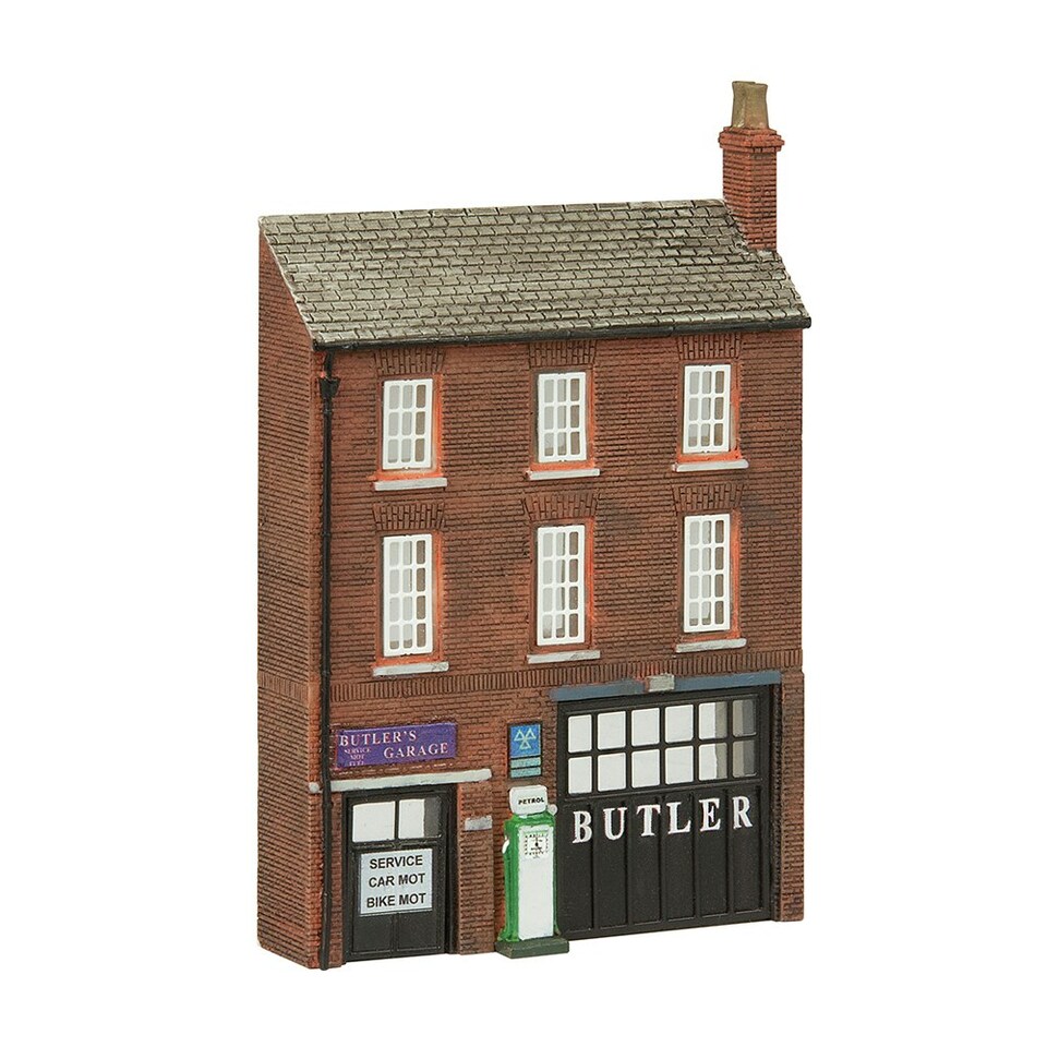 Graham Farish Scenecraft Low Relief Local Garage (Pre-Built)