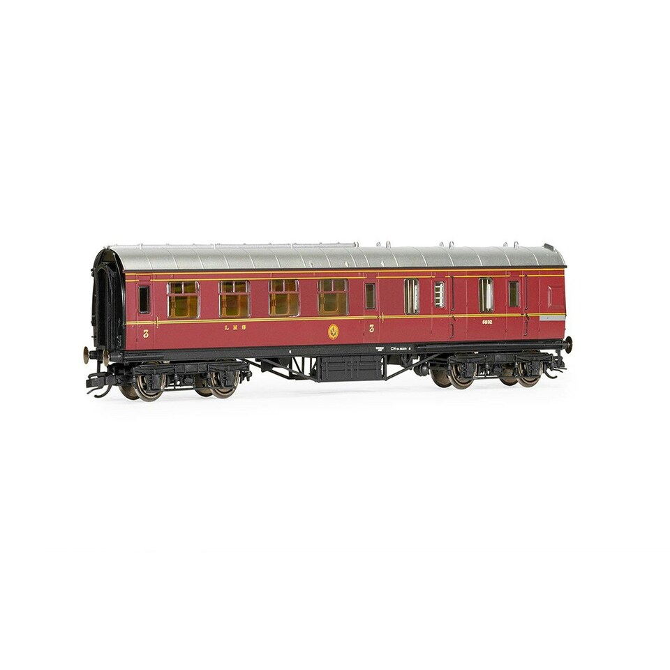 Hornby TT:120 57' Brake Third Coach 5832 LMS