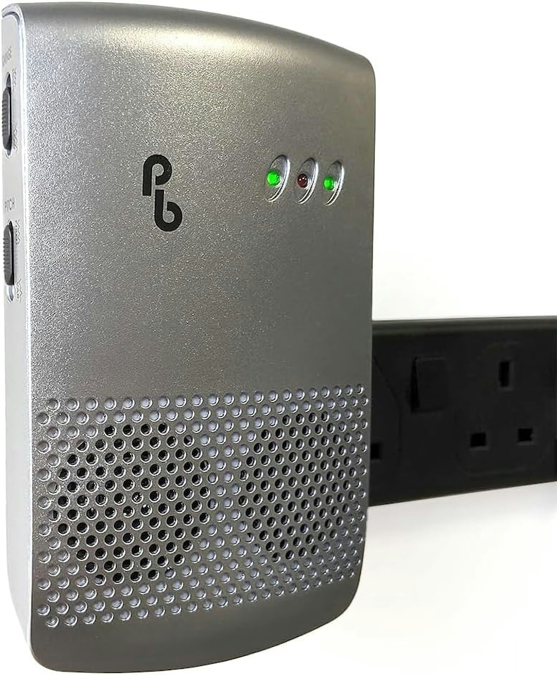 image 1 of High Powered Professional Ultrasonic Electromagnetic Rat and Mouse Repellent