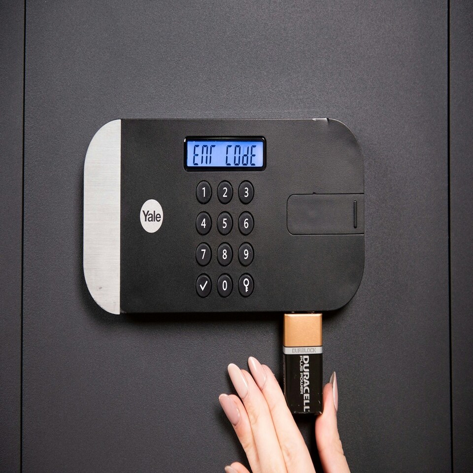 image 1 of YALE MAXIMUM SECURITY LAPTOP SAFE