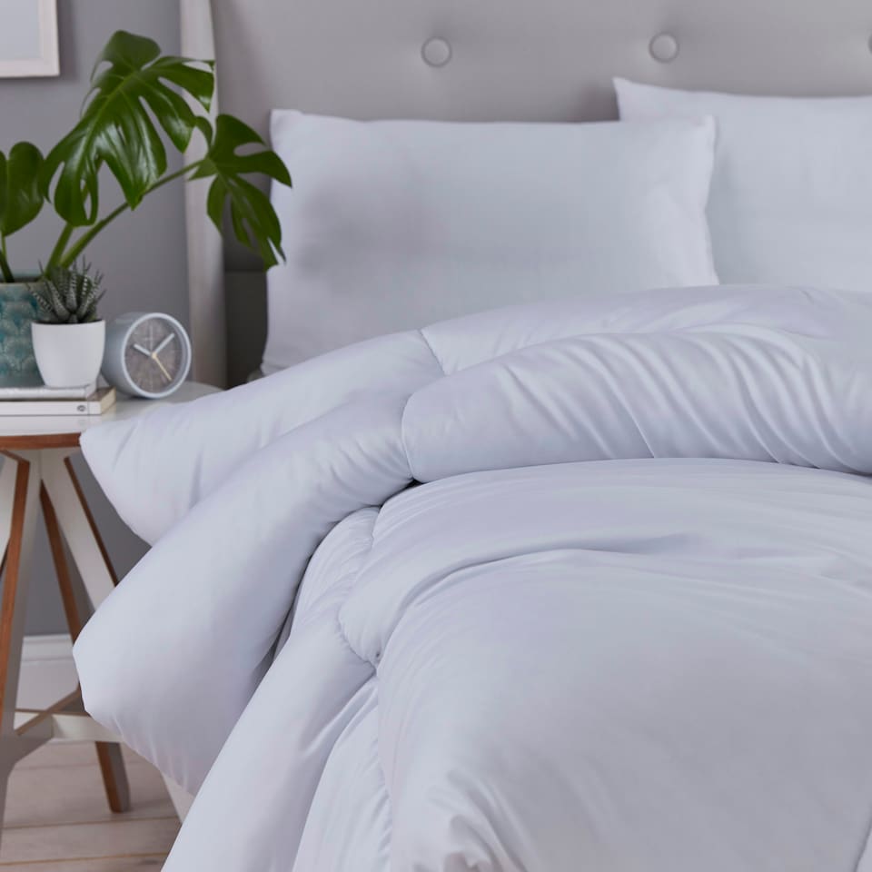 image 1 of Silentnight Anti-Allergy Duvet, 7.5 Tog, Spring Lightweight, King