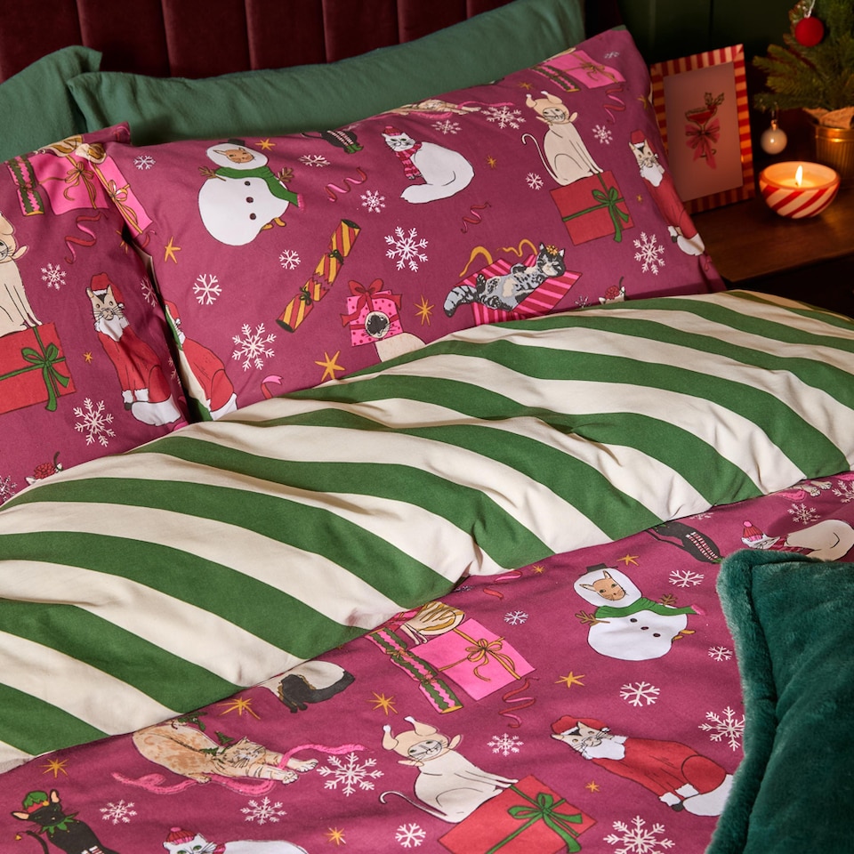 image 1 of Furn Feline Festive Reversible Christmas Duvet Cover Set, Purrgundy, Double