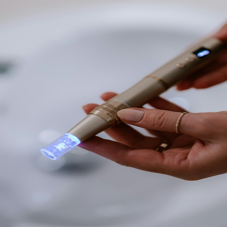 image 1 of Beautifly B Meso Anti-aging Microneedling Pen Gold