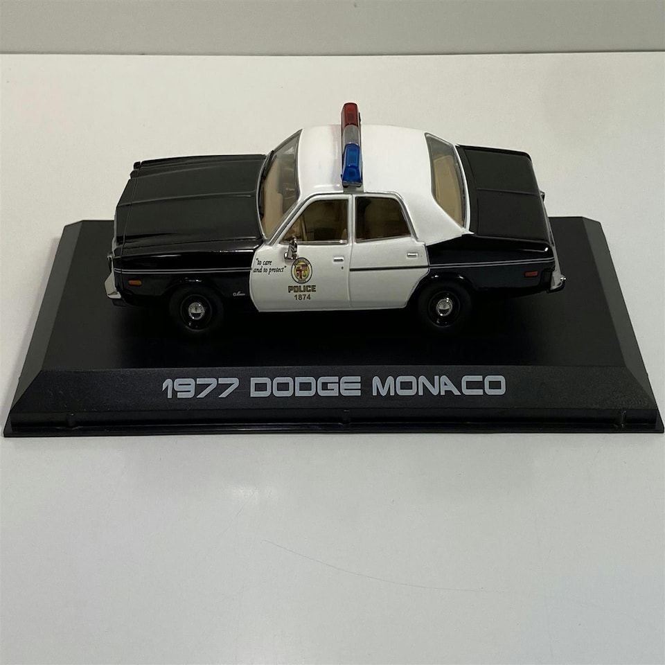 image 1 of The Terminator 1977 Dodge Monaco Met Police 1:43 Greenlight 86534
