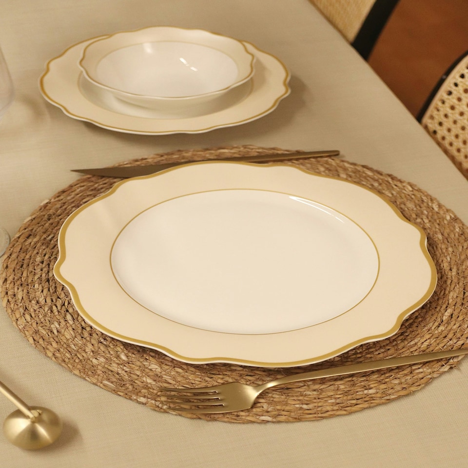 image 1 of Jaswely Collection Porcelain Dinner Plates, Set of 6 (Cream)