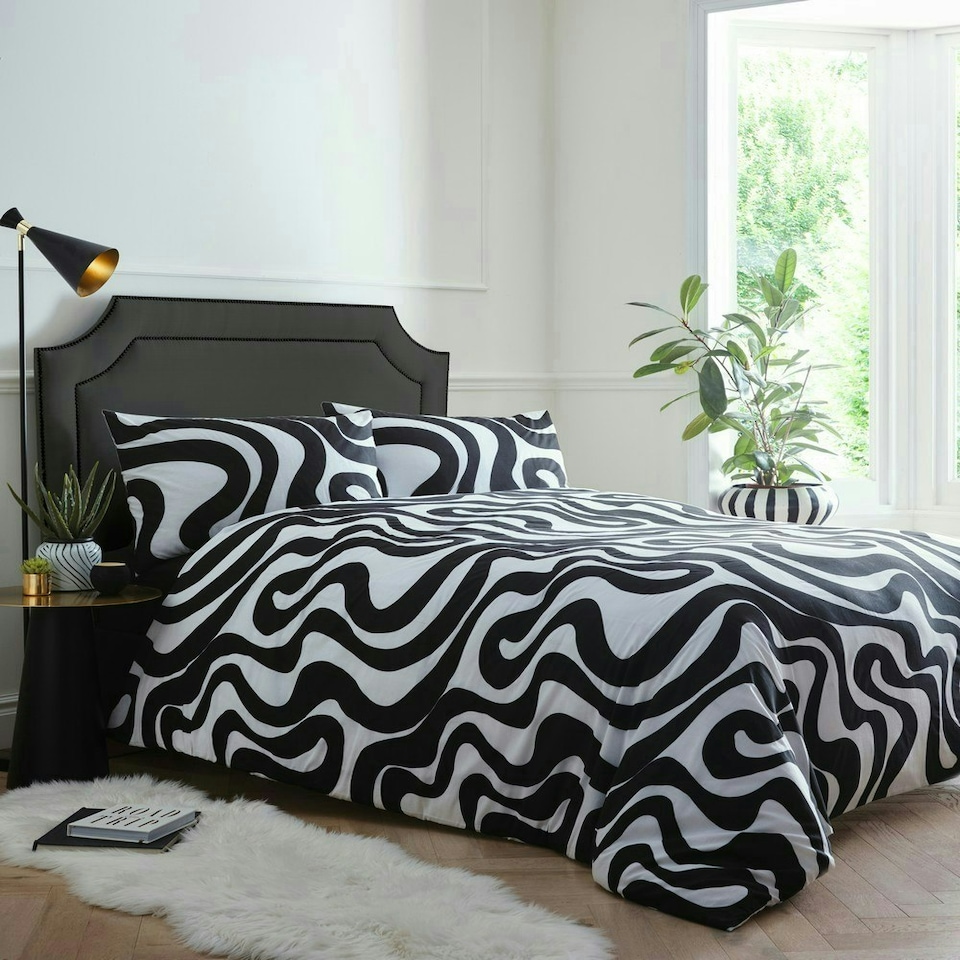 image 1 of Retro Waves Duvet Cover Set - Double - Black Black | Double