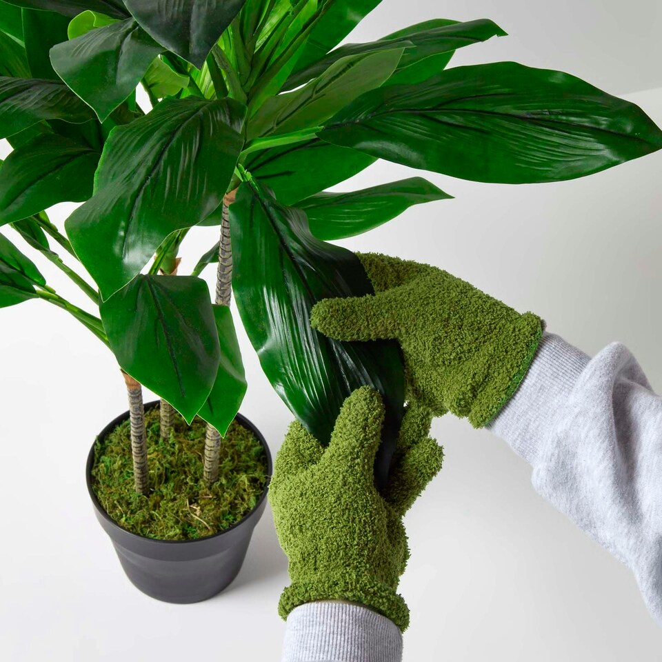 image 1 of Homescapes Microfibre Dusting Gloves for Artificial Plants, Green | Green | L 13.8 x D 1.6 x H 22.8 cm