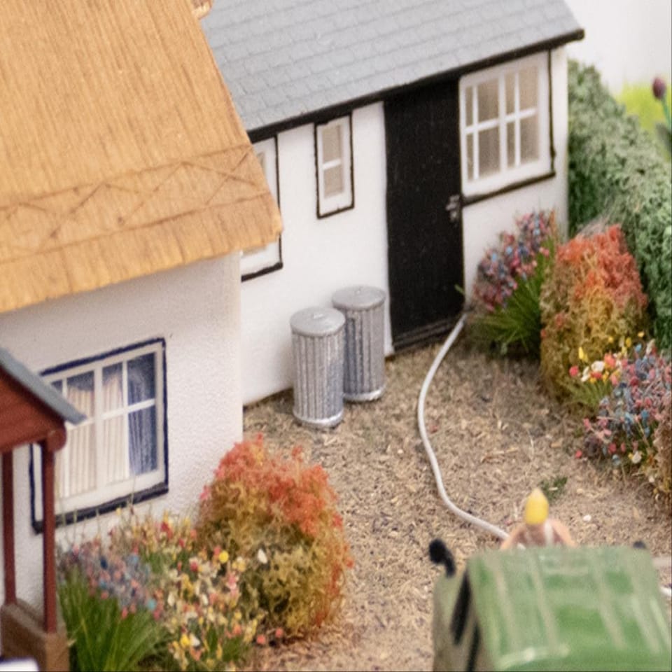 image 1 of GM Structures OO Scale Traditional Dustbins 10pcs (Pre-Built)