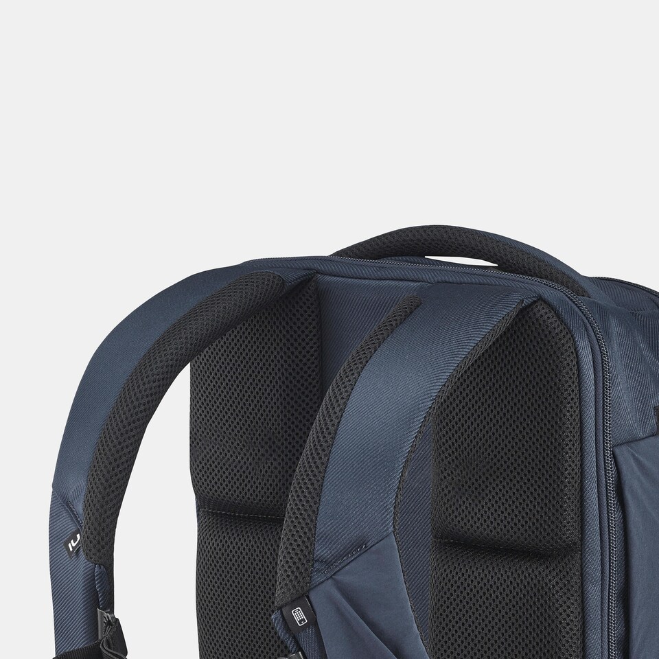 image 1 of Decathlon Multi-pocket hiking backpack 23 L, Escape 500