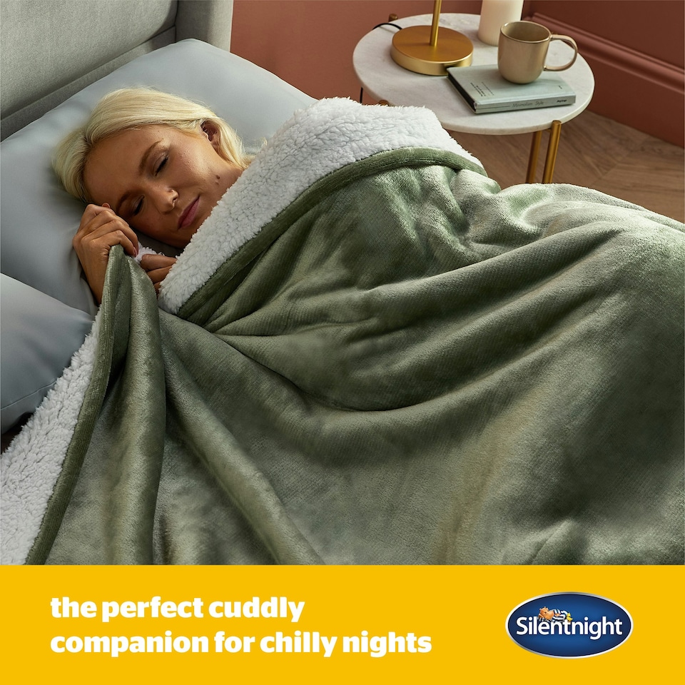 image 1 of Silentnight Snugsie Giant Blanket, Sherpa Fleece Lined, Green, 240 x 180 cm
