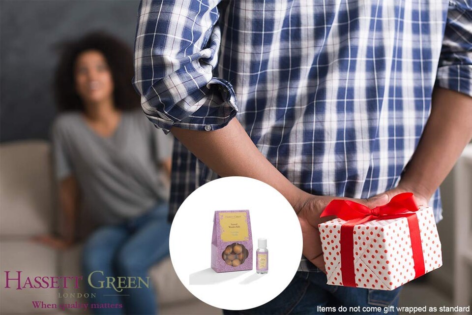 image 1 of Hassett Green London - Lavender Vanilla - Scented Wooden Balls Pack of 12 plus 30ml Bottle of Home Fragrance Oil for Refreshing - Alternative to Pot Pourri, Diffusers, Sachets and Drawer Liners