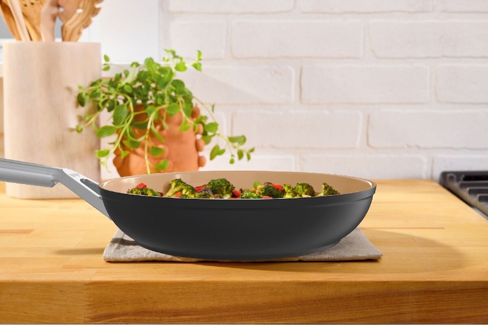 image 1 of Ninja Ceramic Frying Pan 28cm Extended Life CW90028UEUI