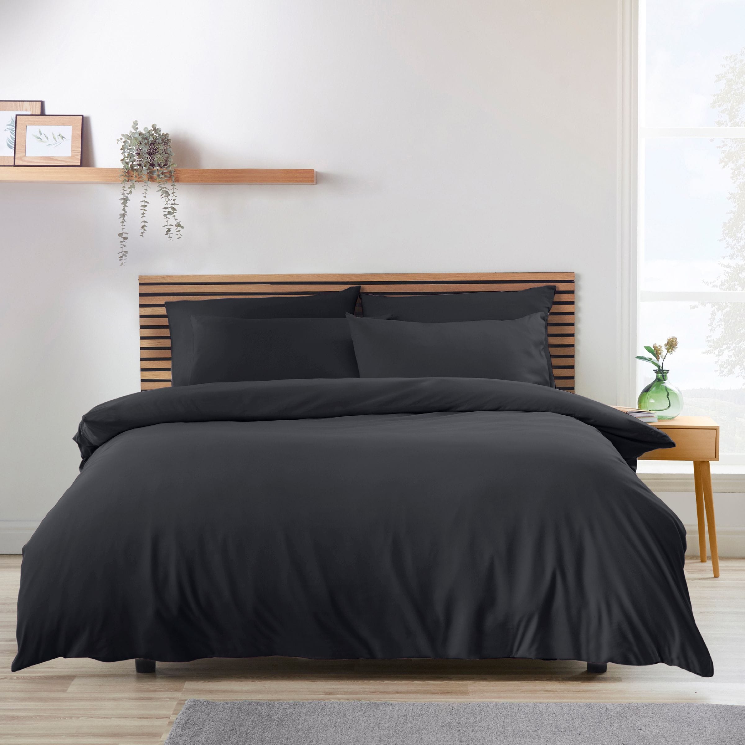 Catherine Lansfield So Soft Non Iron Plain Dyed Duvet Cover Set in Black | Size: King