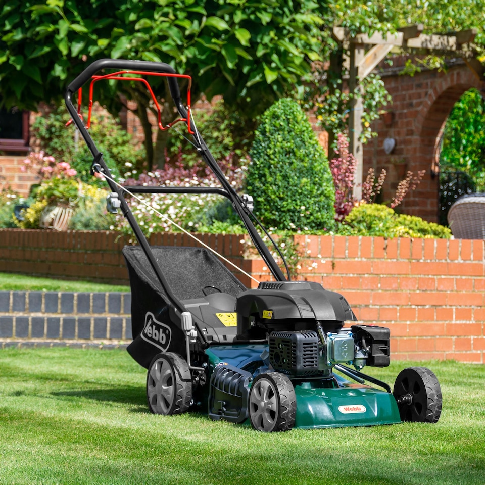 image 1 of Webb WER460SP 46cm Self-Propelled Petrol Rotary Lawnmower