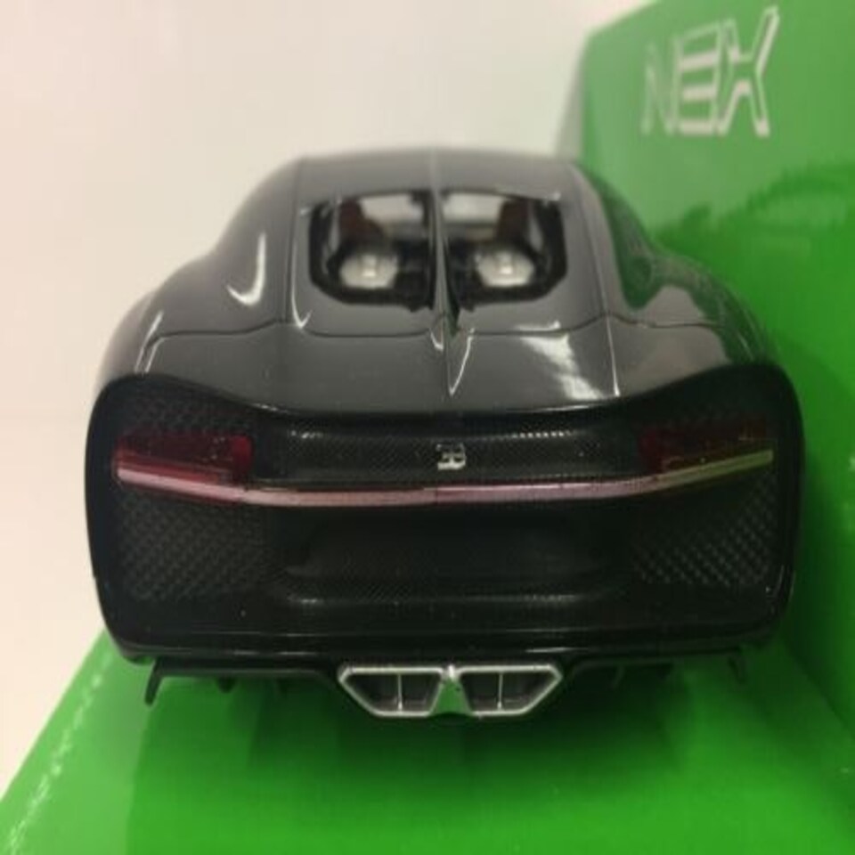 image 1 of Bugatti Chiron Red 2016 Welly 24077 Scale 1:24-27
