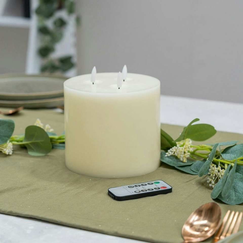 image 1 of ValueLights Candle LED candle Cream Illuminated Decoration and Integrated LED 3W Warm White 2700K Bulb