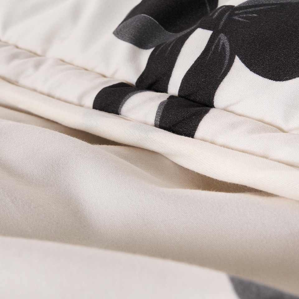 image 1 of OHS Bows 10.5 Tog Coverless Duvet with Pillowcase Bedding Set | White | Mono | Double