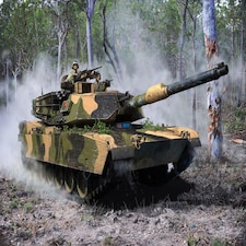 Revell US M1A2 Abrams Model Set (1:72 Scale)