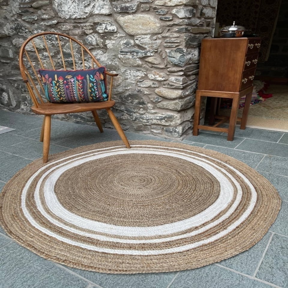 image 1 of KHIDAKEE Round Border Beige Rug with Hand Woven - Jute - L60 x W60 - Natural Brown