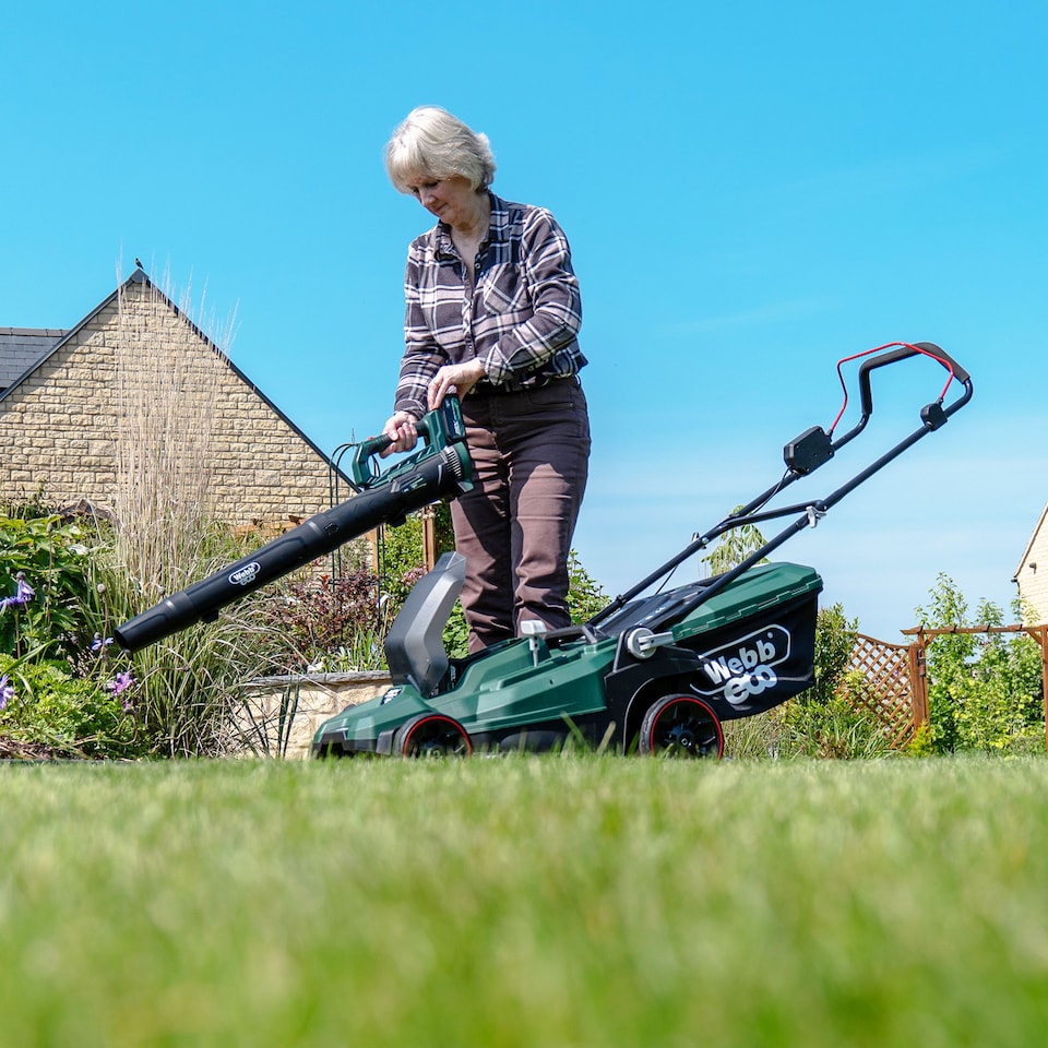 image 1 of Webb Eco 20V Cordless Axial Blower with 4Ah Battery & Charger