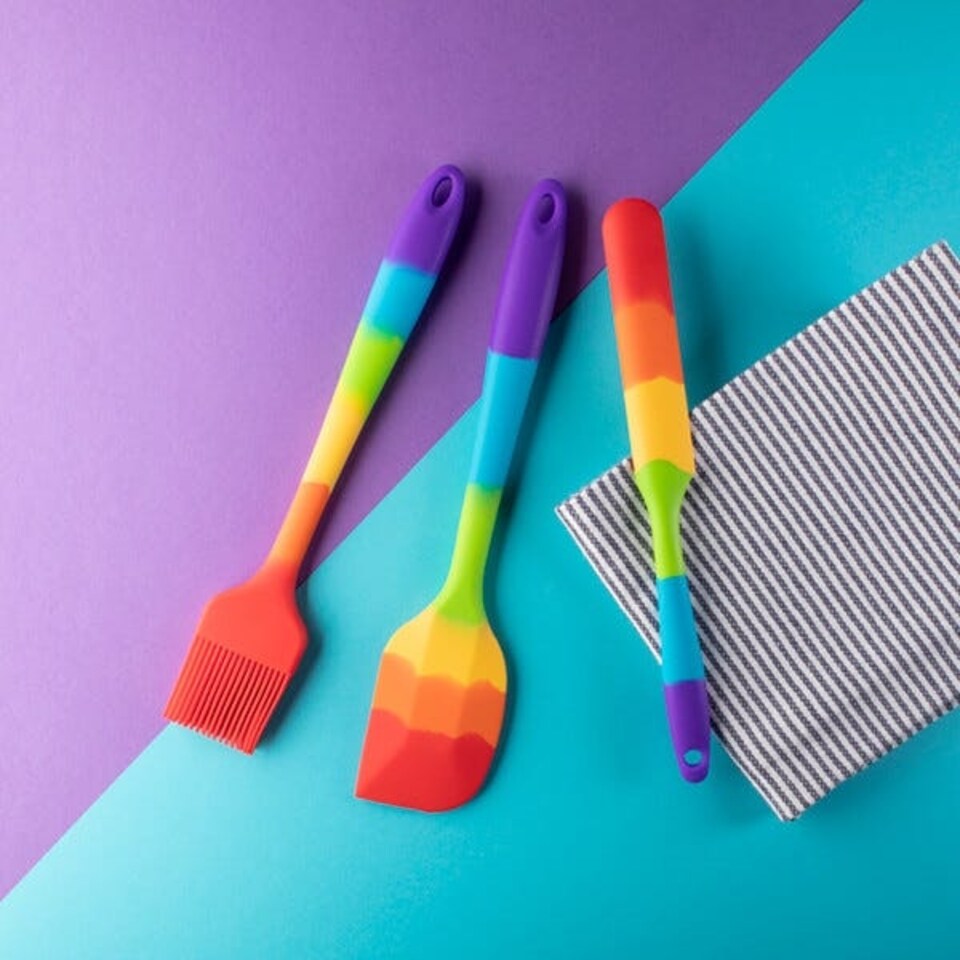 image 1 of Taylor's Eye Witness Large Rainbow Silicone Brush