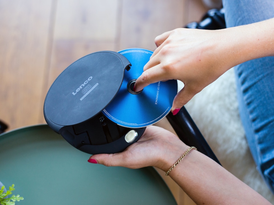 image 1 of LENCO CD-200 - Portable CD-player with anti-shock - Black