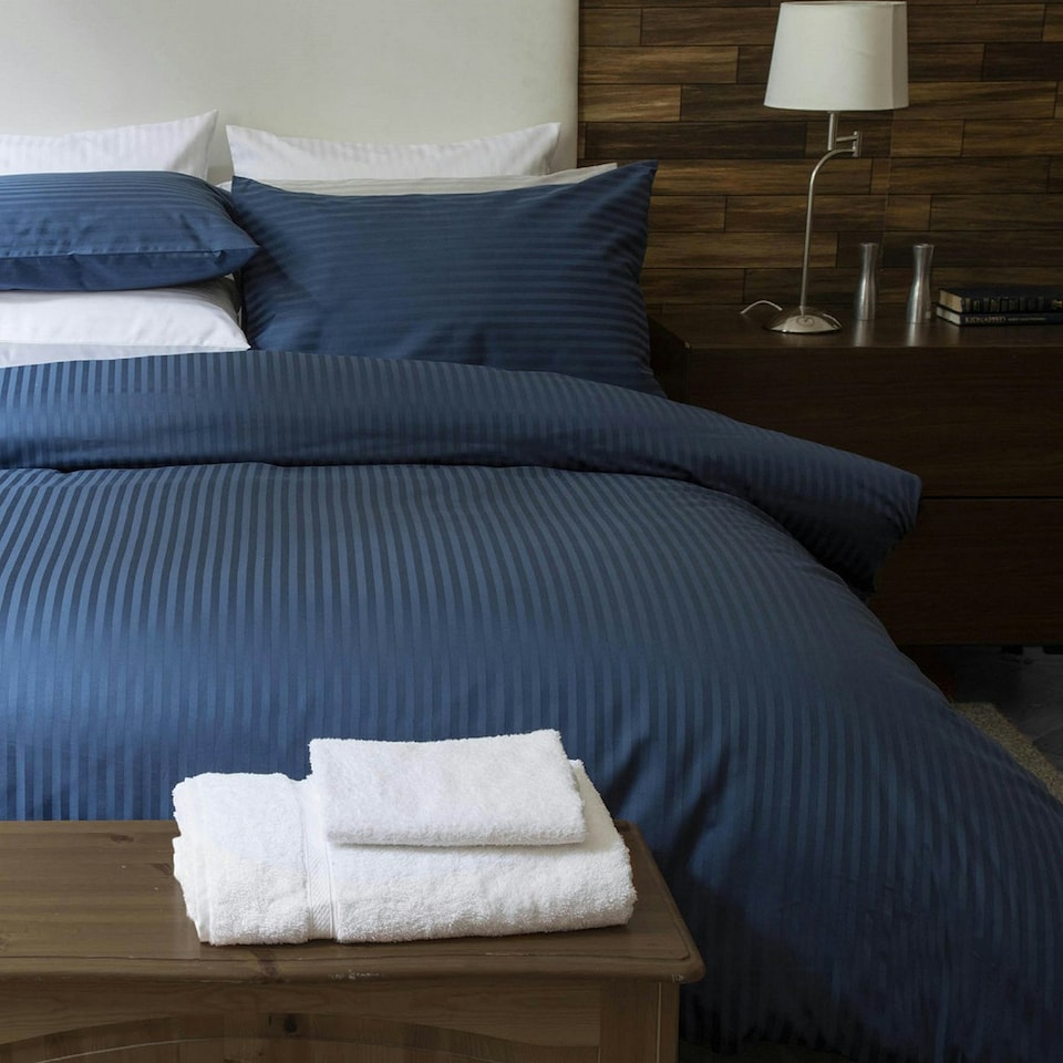 image 1 of Belledorm 540 Thread Count Satin Stripe Duvet Cover Set - Navy - Kingsize