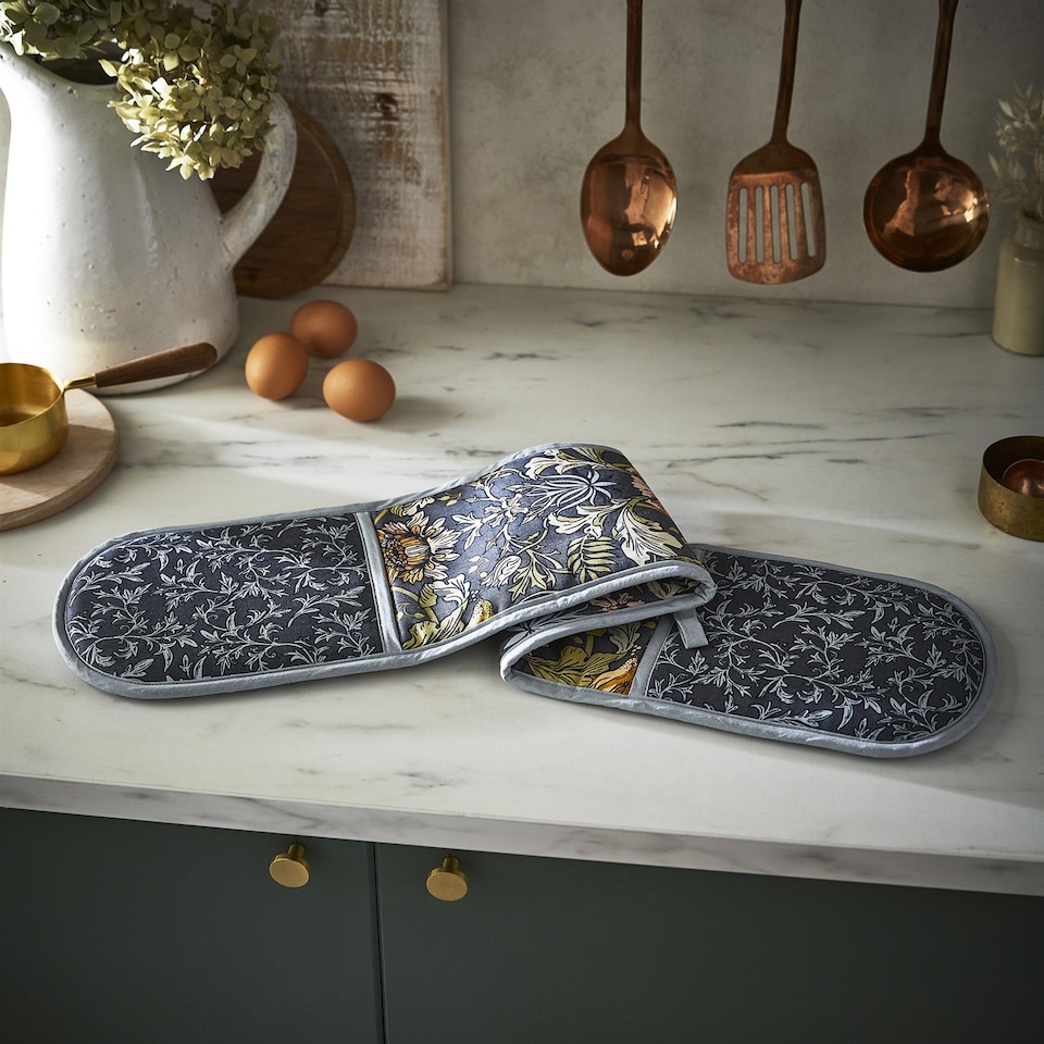 image 1 of Ulster Weavers Finch & Flower Double Oven Glove Navy