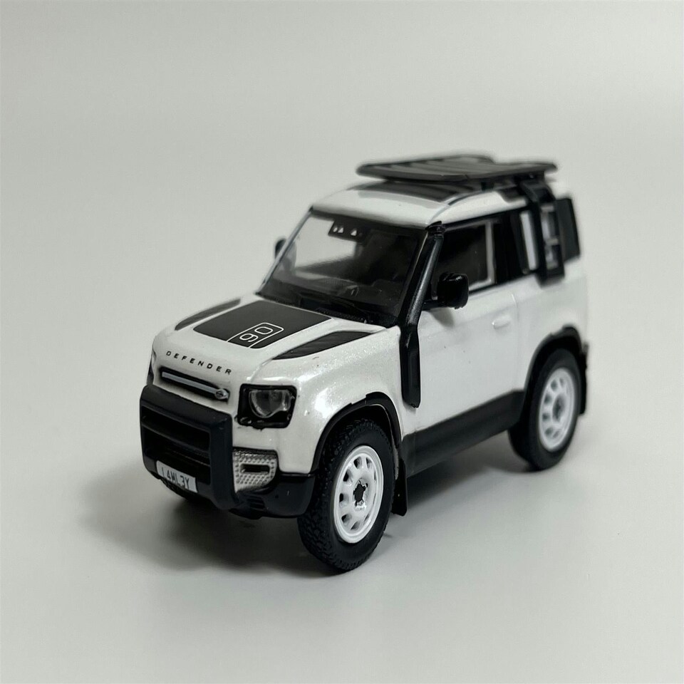 image 1 of Land Rover Defender 90 White Metallic 1:64 Scale Tarmac Works T64G019WH