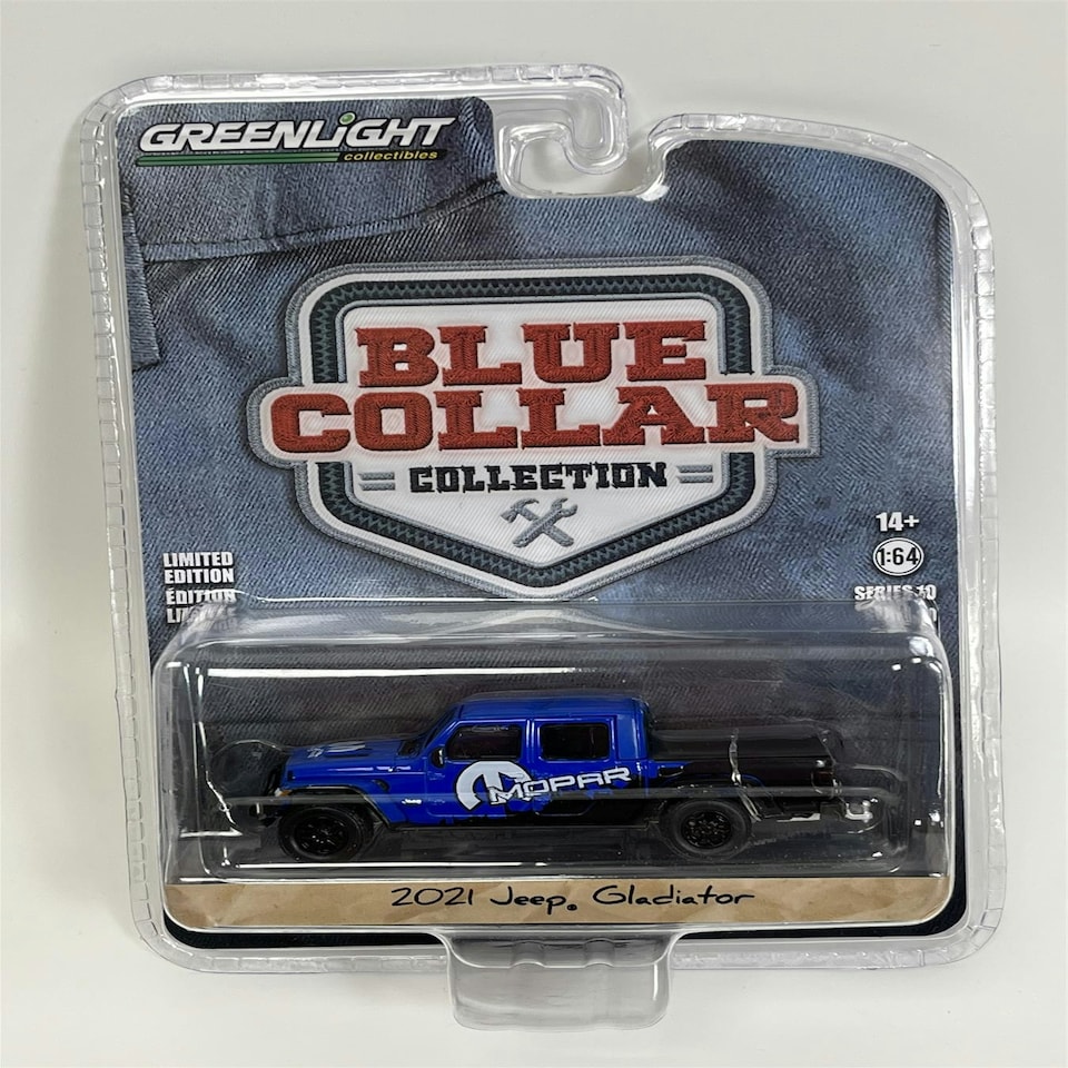 image 1 of 2021 Jeep Gladiator Blue Collar 1:64 Scale Greenlight 35220F