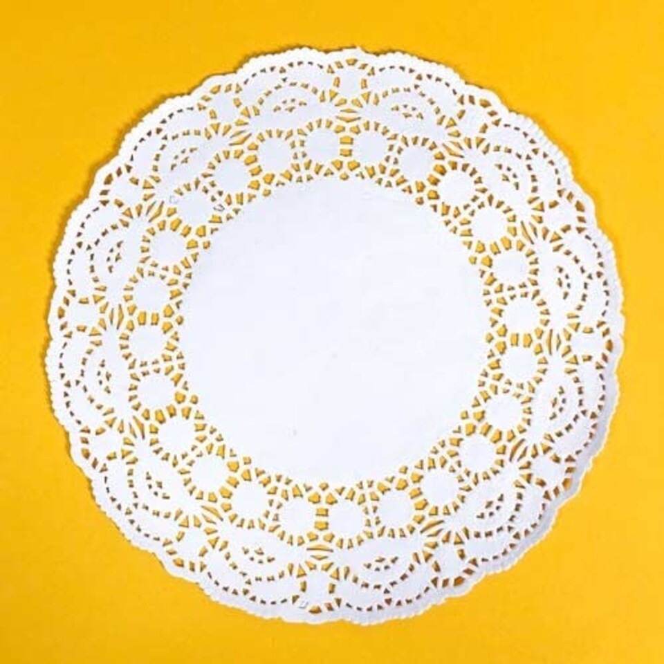 White Round Kraft Paper Doilies 22cm / 8.5 in - Pack of 250