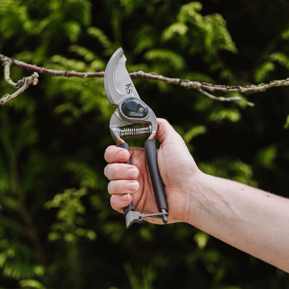 image 1 of Kent & Stowe Traditional All Purpose Secateurs