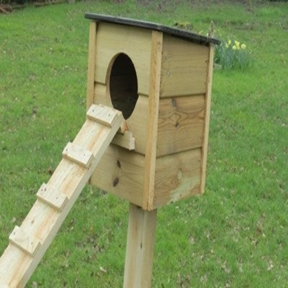 Wild duck nesting box on post - L30 x W30 x H40 cm Brown | One Size